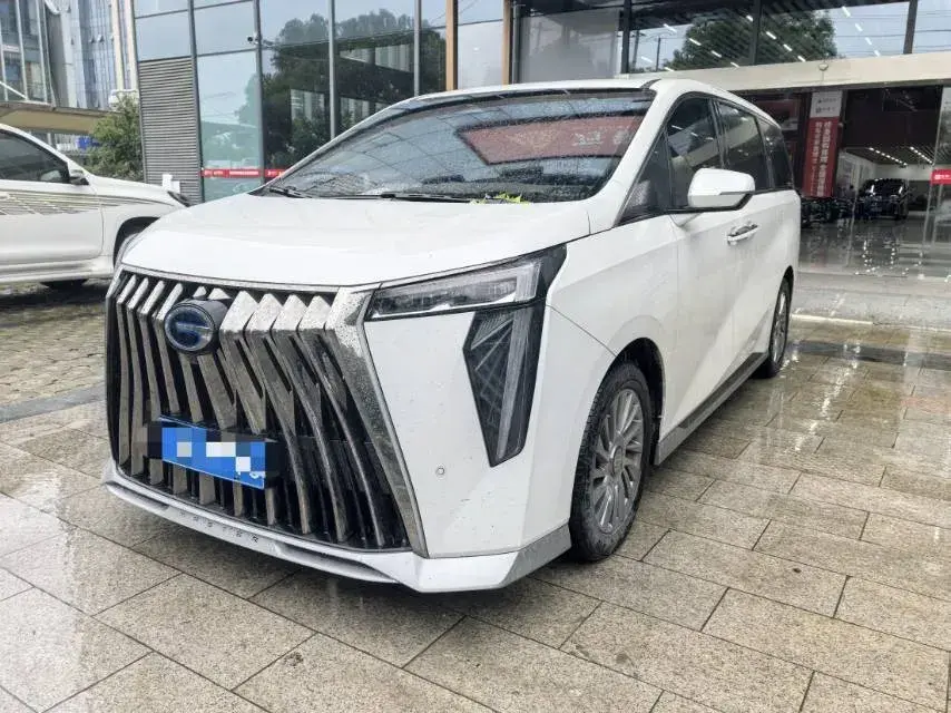 2023 GAC Trumpchi M8 2.0T 190HP L4 E-CVT Hybrid