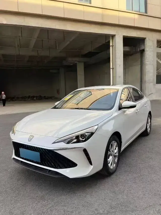 2023 Roewe i5 1.5L 129HP L4 CVT