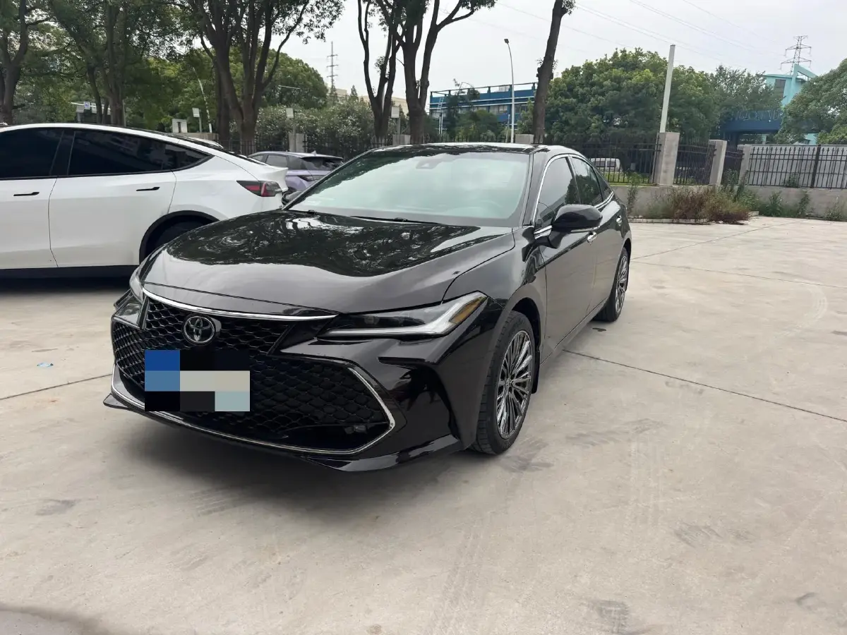 2022 Toyota Avalon 2.5L 209HP L4 8AT
