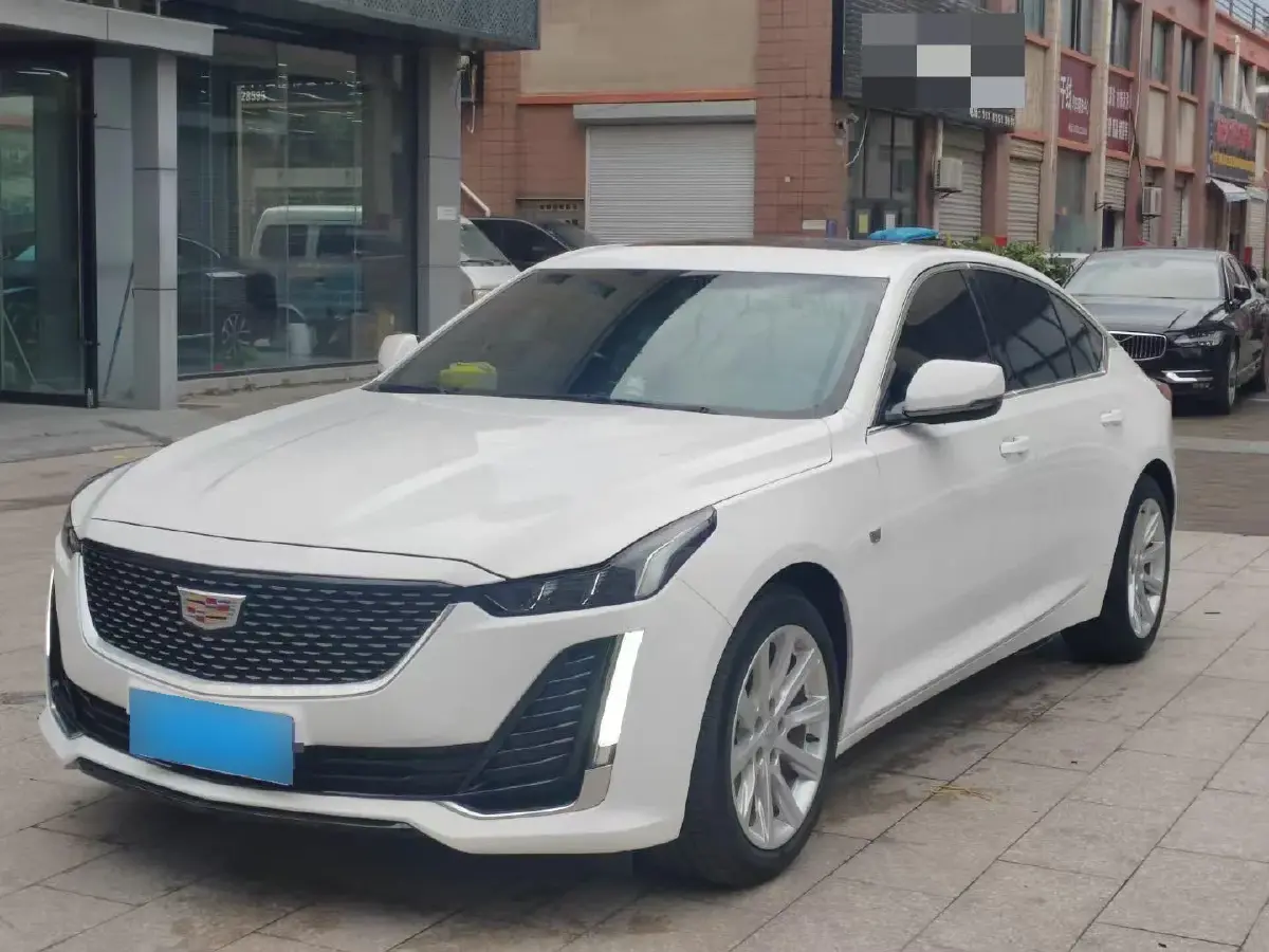 2022 Cadillac CT5 2.0T 237HP L4 10AT