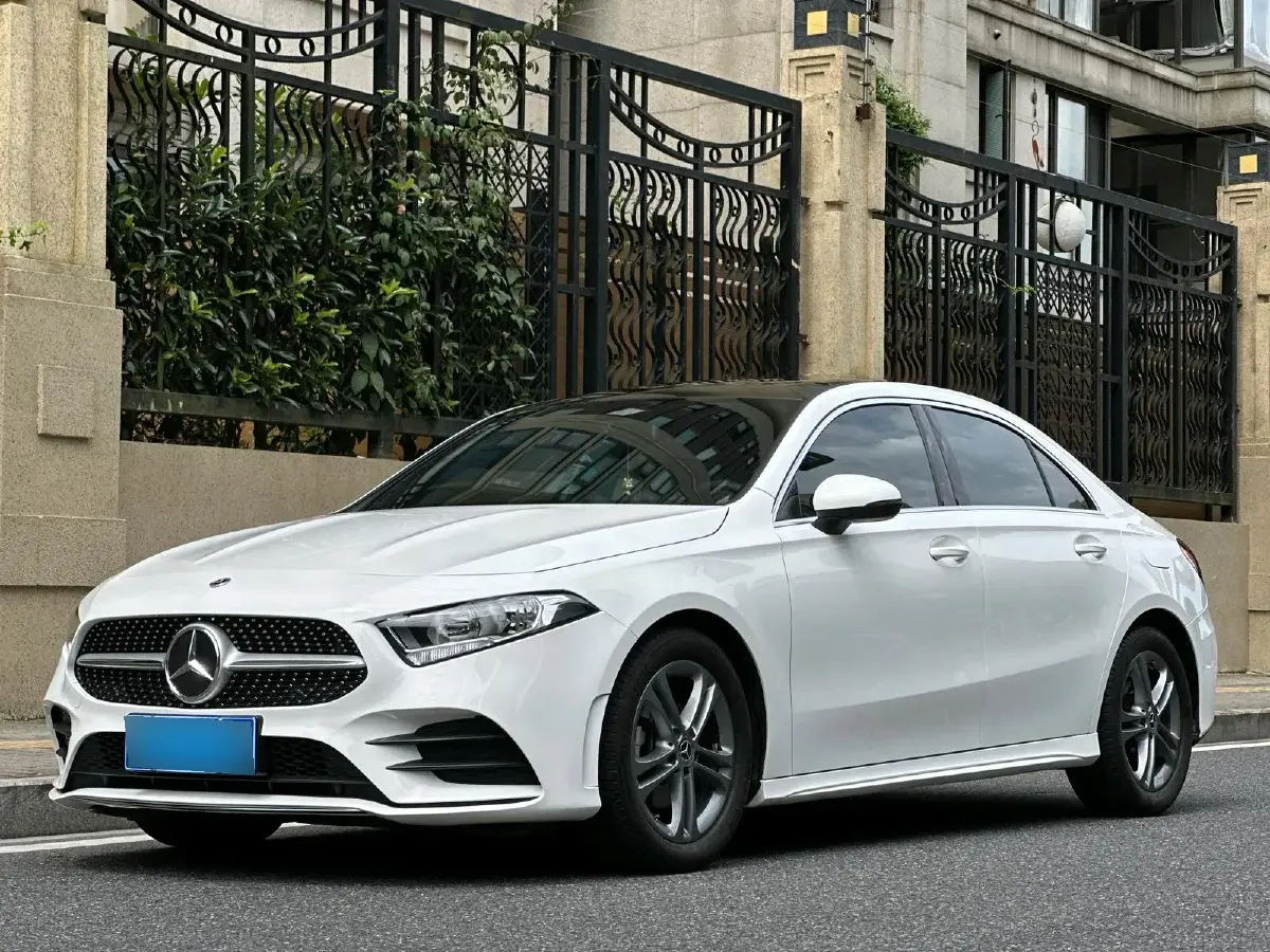 2022 Mercedes-Benz A Class 1.3T 136HP L4 7DCT