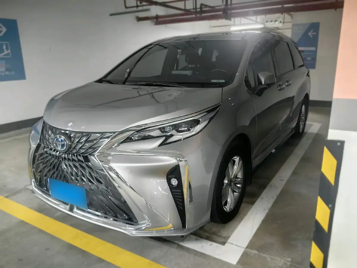 2021 Toyota Sienna 2.5L 192HP L4 E-CVT Hybrid