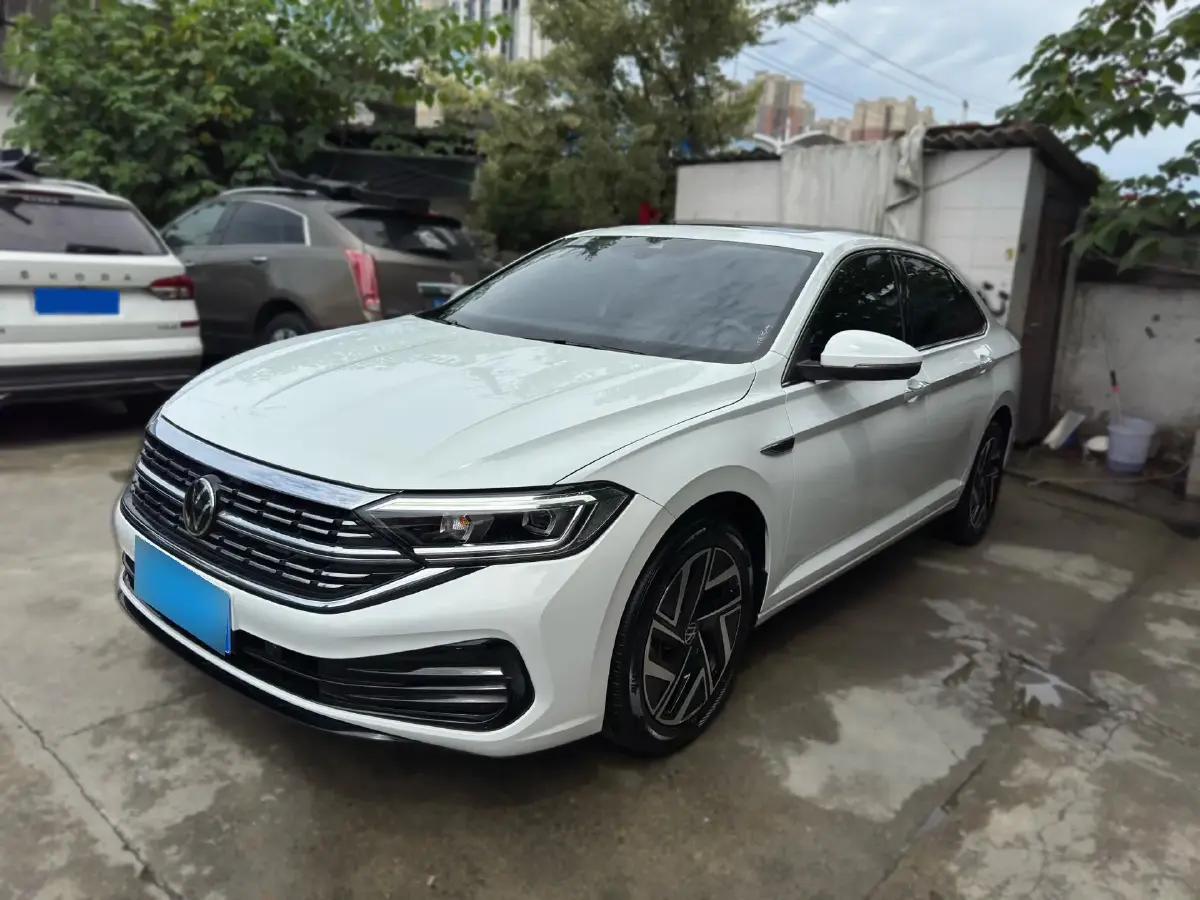 2023 Volkswagen Sagitar 1.5T 160HP L4 7DCT