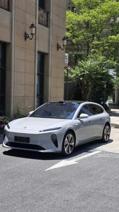 2023 NIO ET5T BEV 75KWH