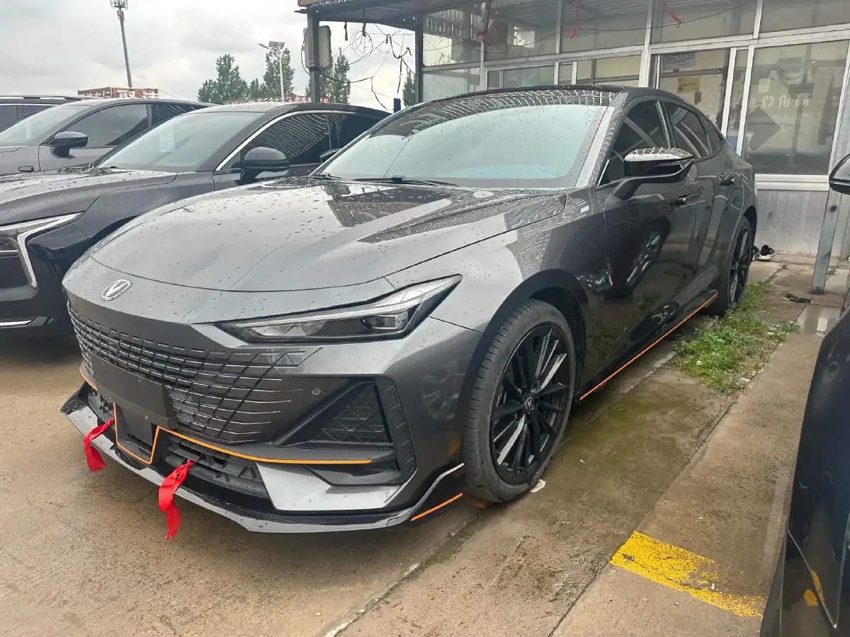 2023 ChangAn UNI-V 1.5T 188HP L4 7DCT
