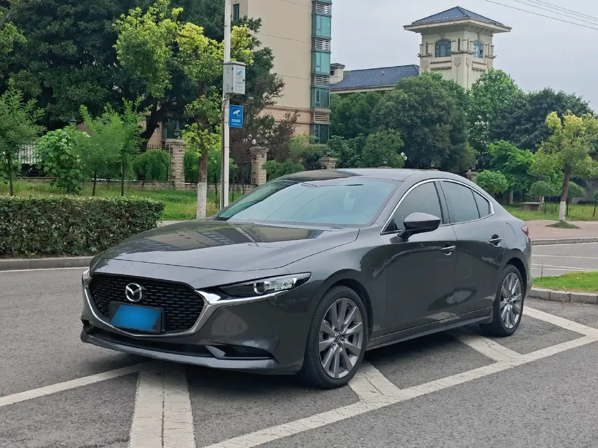 2022 Mazda 3 Axela 2.0L 158HP L4 6AT