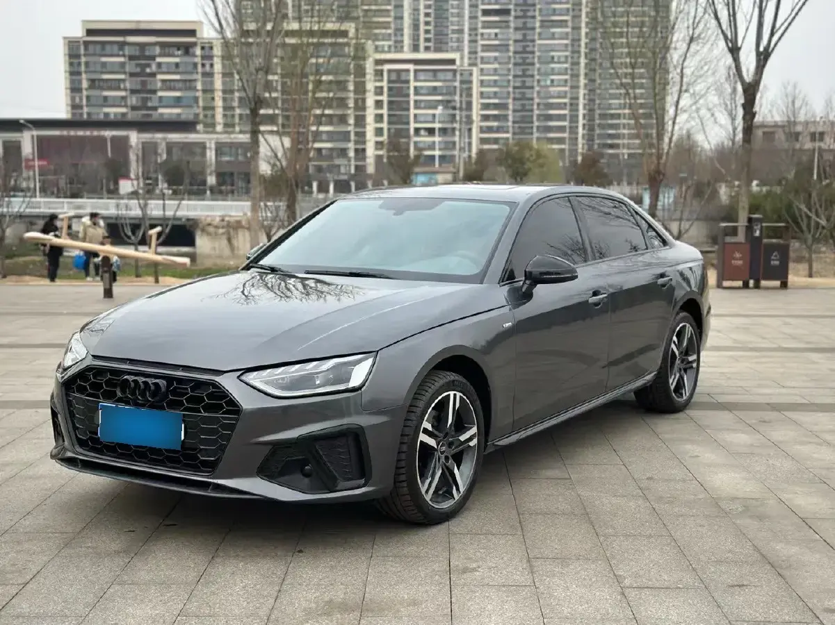 2023 Audi A4L 2.0T 190HP L4 7DCT