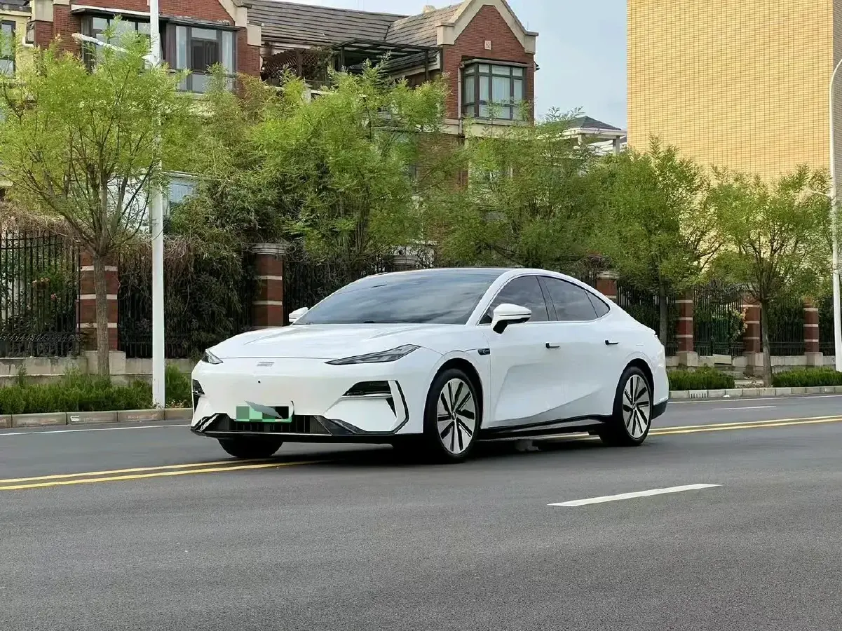 2024 Geely Galaxy E8 BEV 76KWH