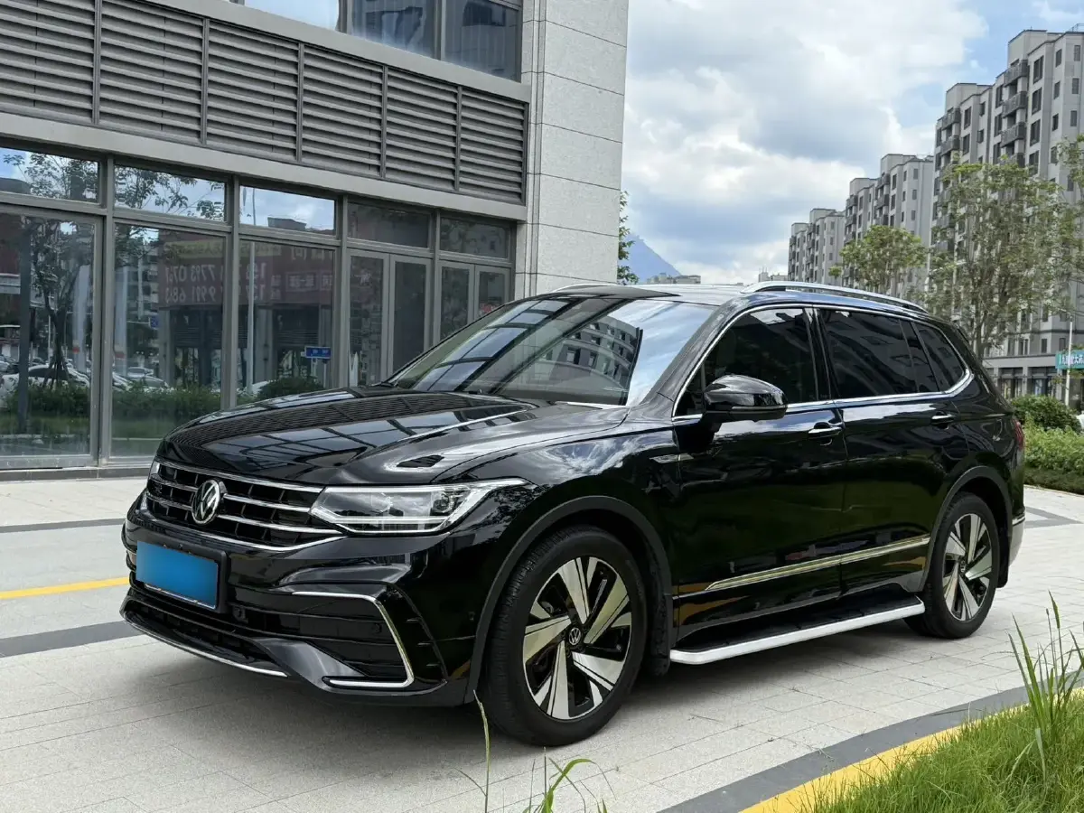 2023 Volkswagen Tiguan L 2.0T 186HP L4 7DCT