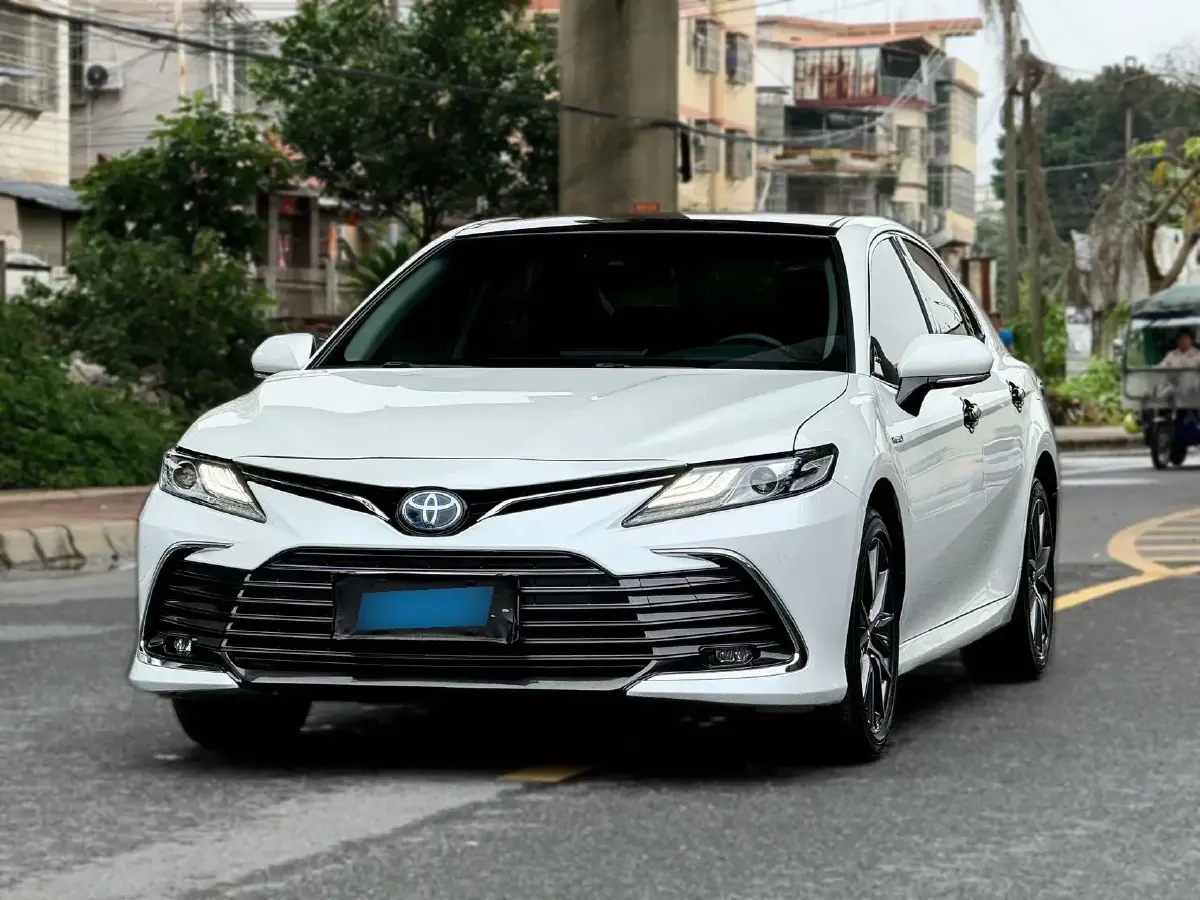 2021 Toyota Camry 2.5L 178HP L4 E-CVT Hybrid