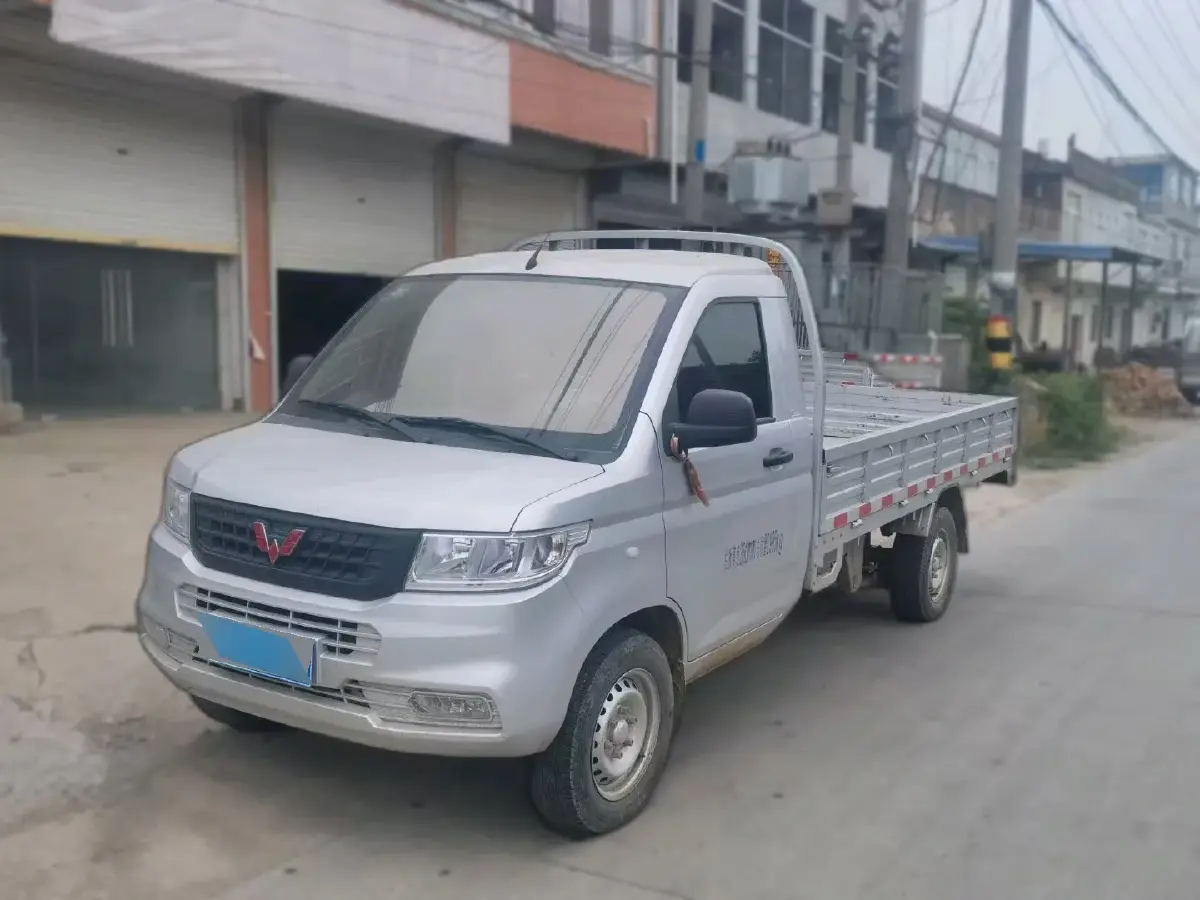 2022 WuLing RongGuang New Truck 1.8L 125HP L4 5MT