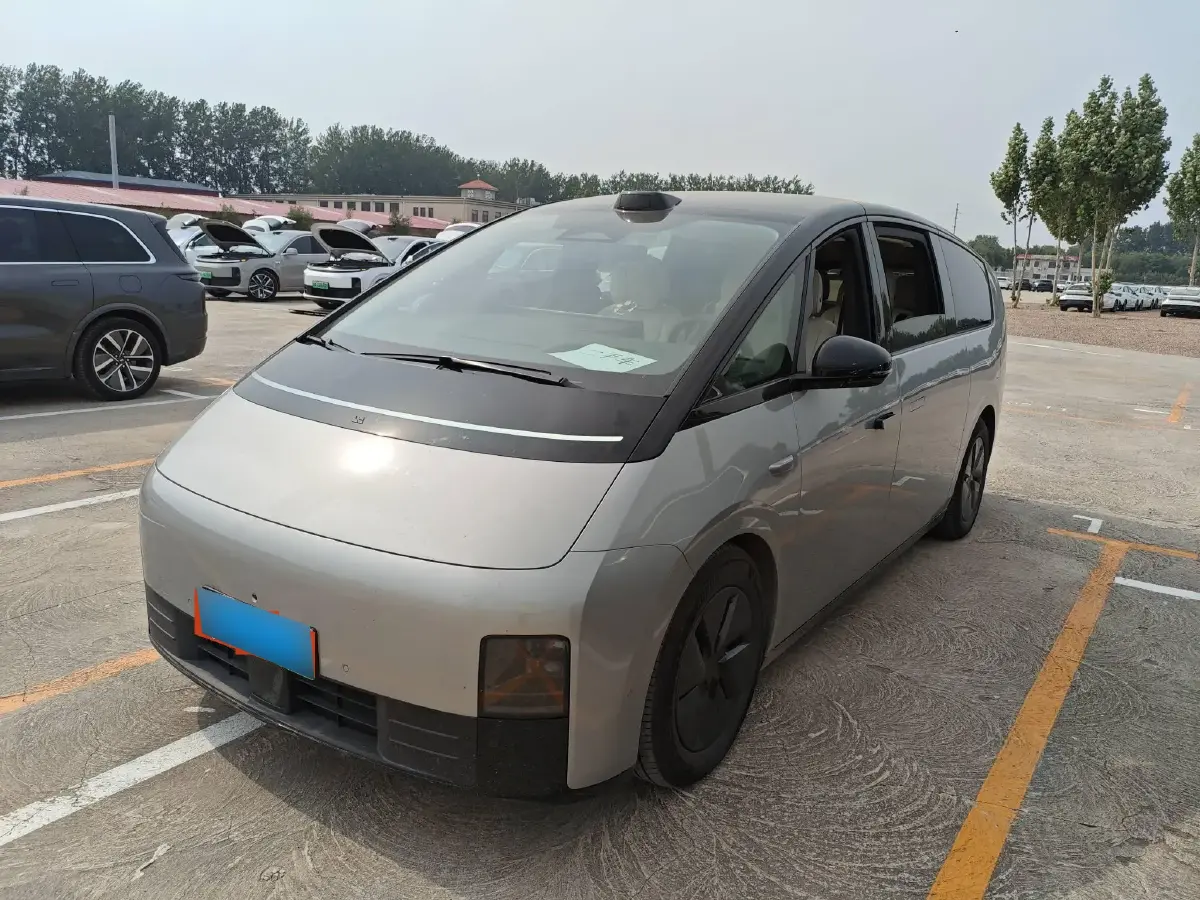 2024 Li MEGA BEV 102.7KWH