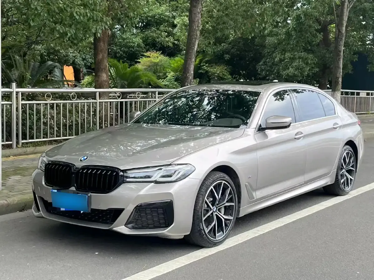 2022 BMW 5 Series 2.0T 252HP L4 8AT