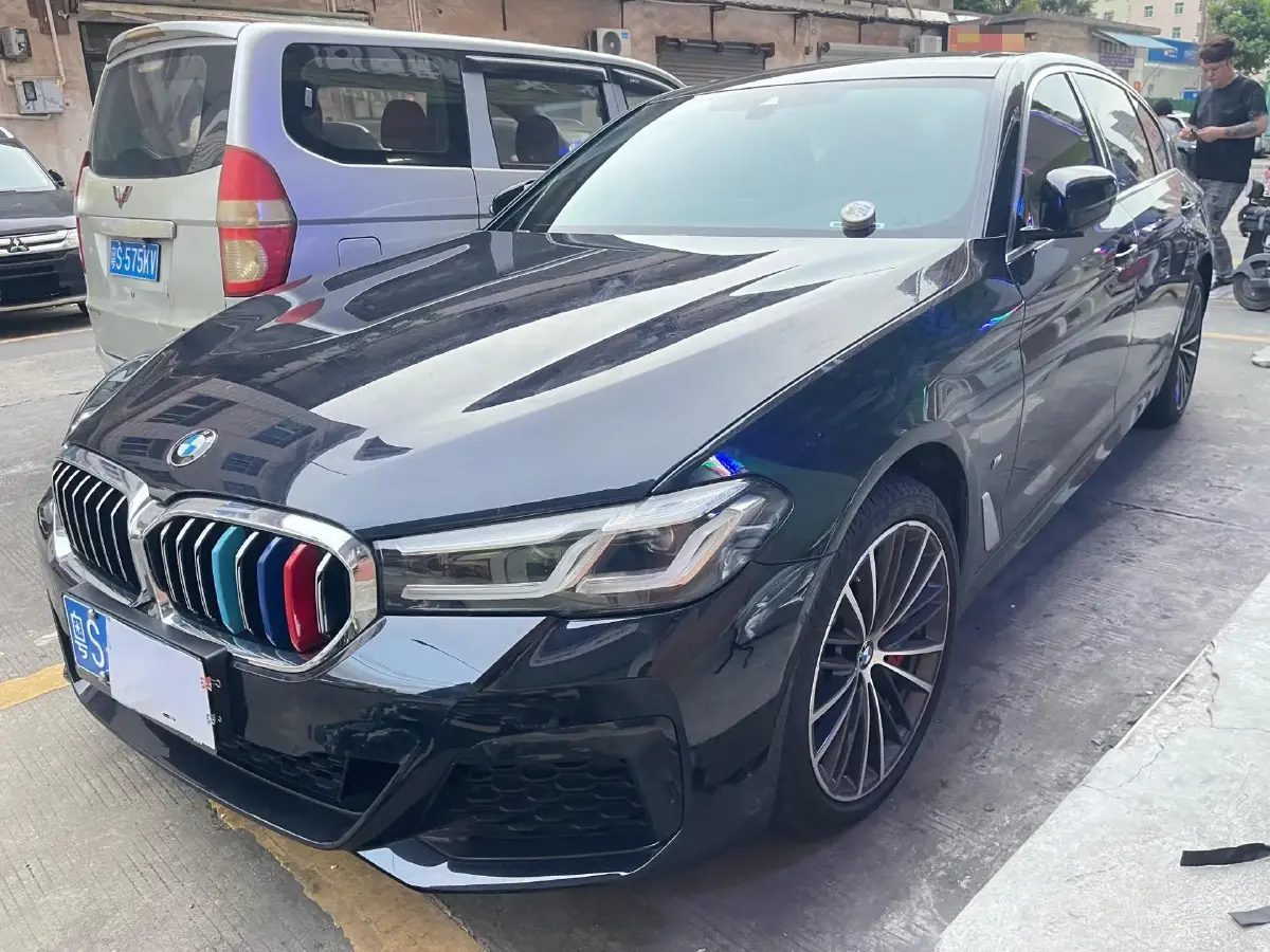 2023 BMW 5 Series 2.0T 245HP L4 8AT