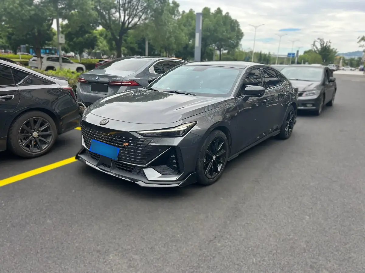 2022 ChangAn UNI-V 1.5T 188HP L4 7DCT