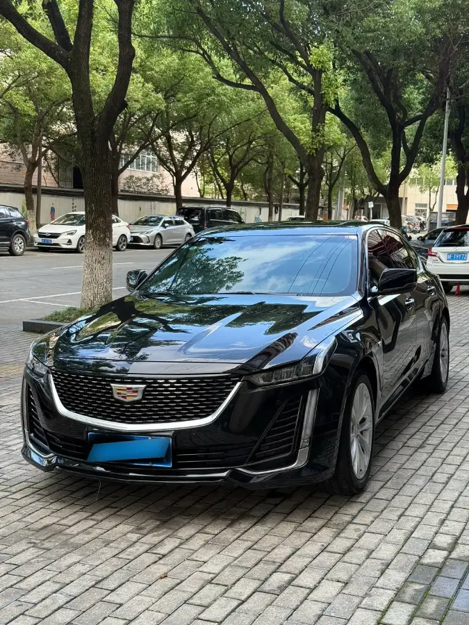 2022 Cadillac CT5 2.0T 237HP L4 10AT