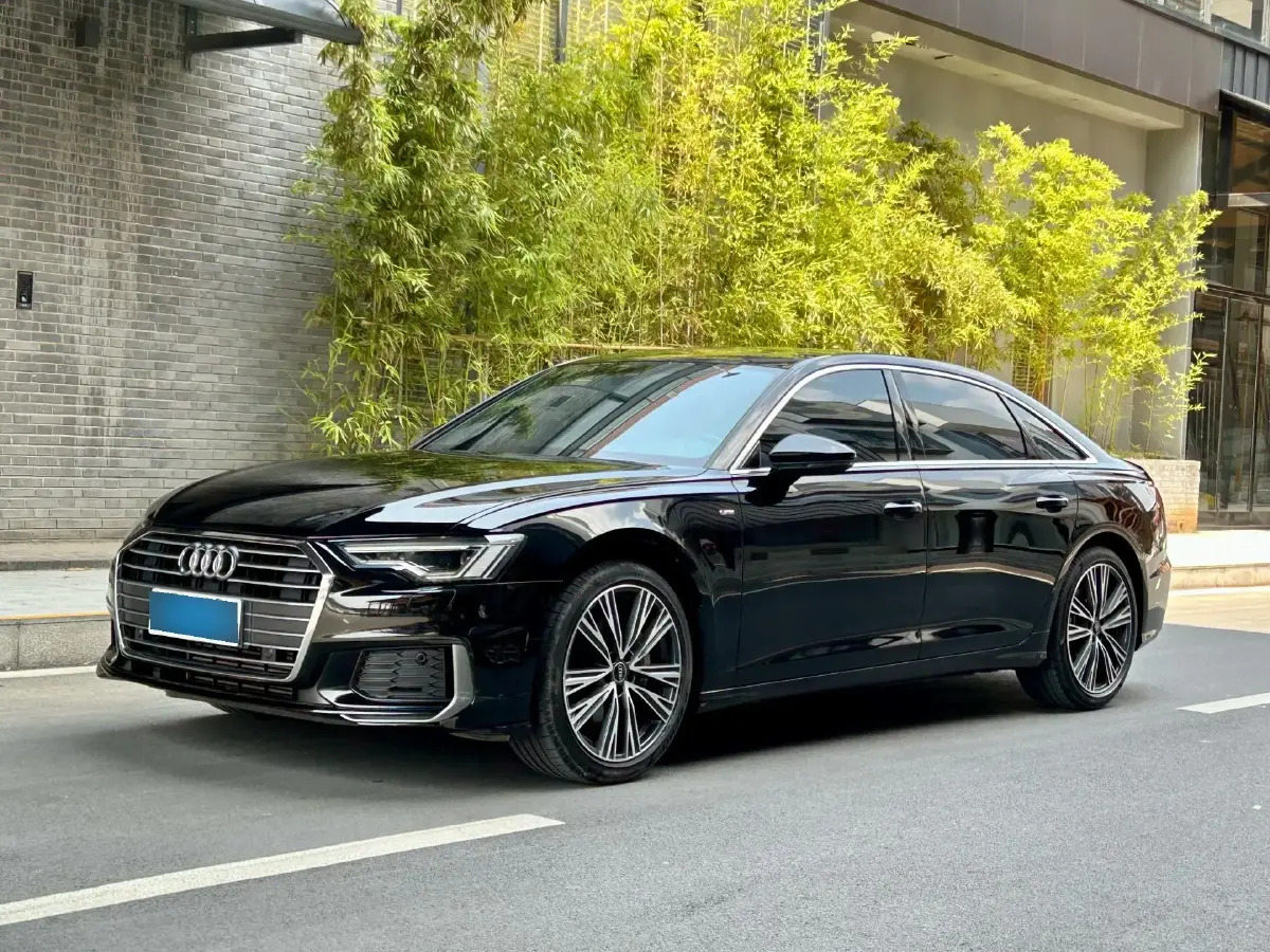 2022 Audi A6L 2.0T 190HP L4 7DCT