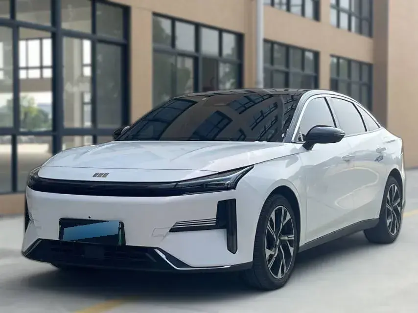 2023 Geely Galaxy L6 1.5T 163HP L4 3DHT PHEV