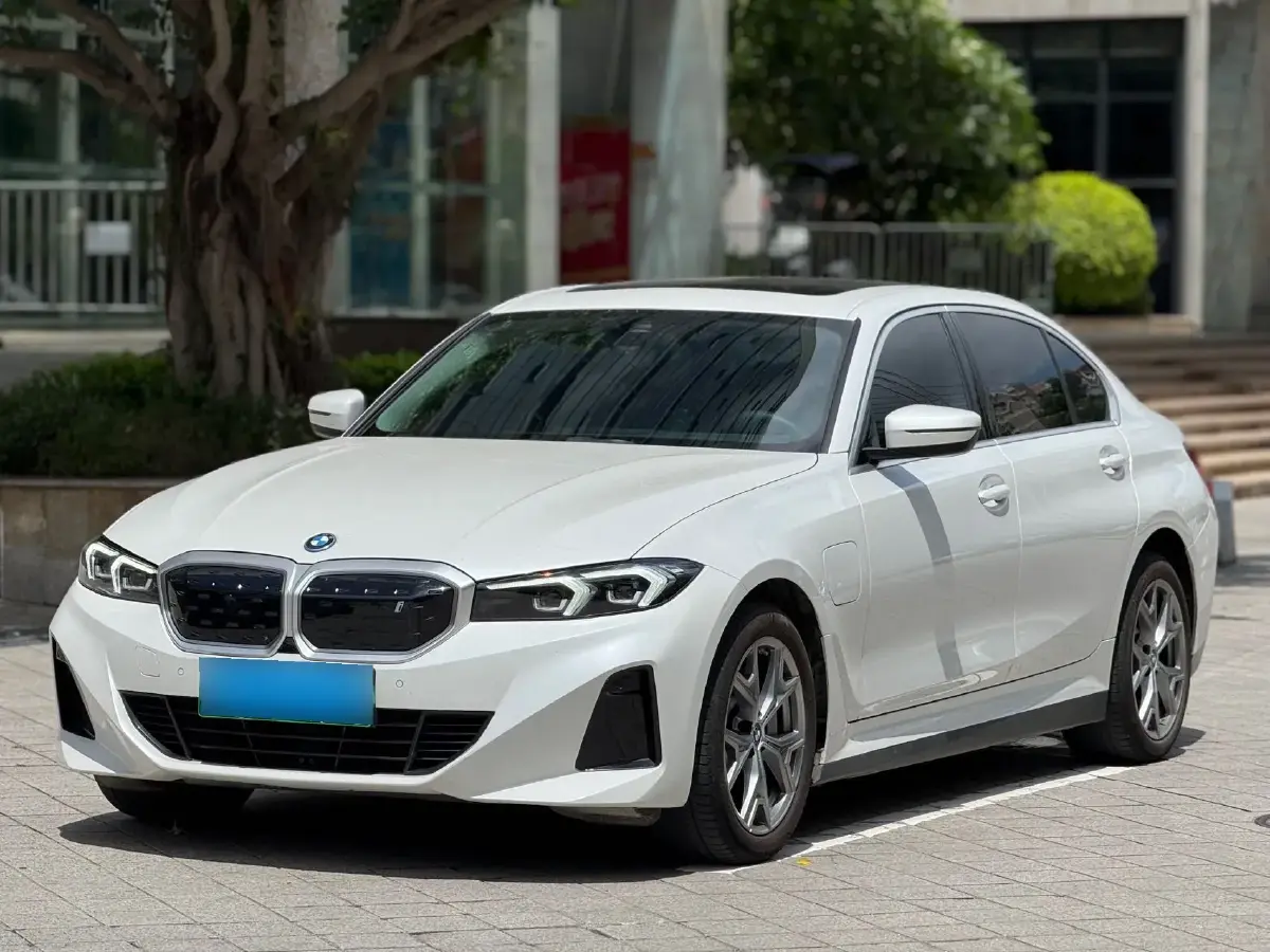 2024 BMW i3 BEV 70KWH