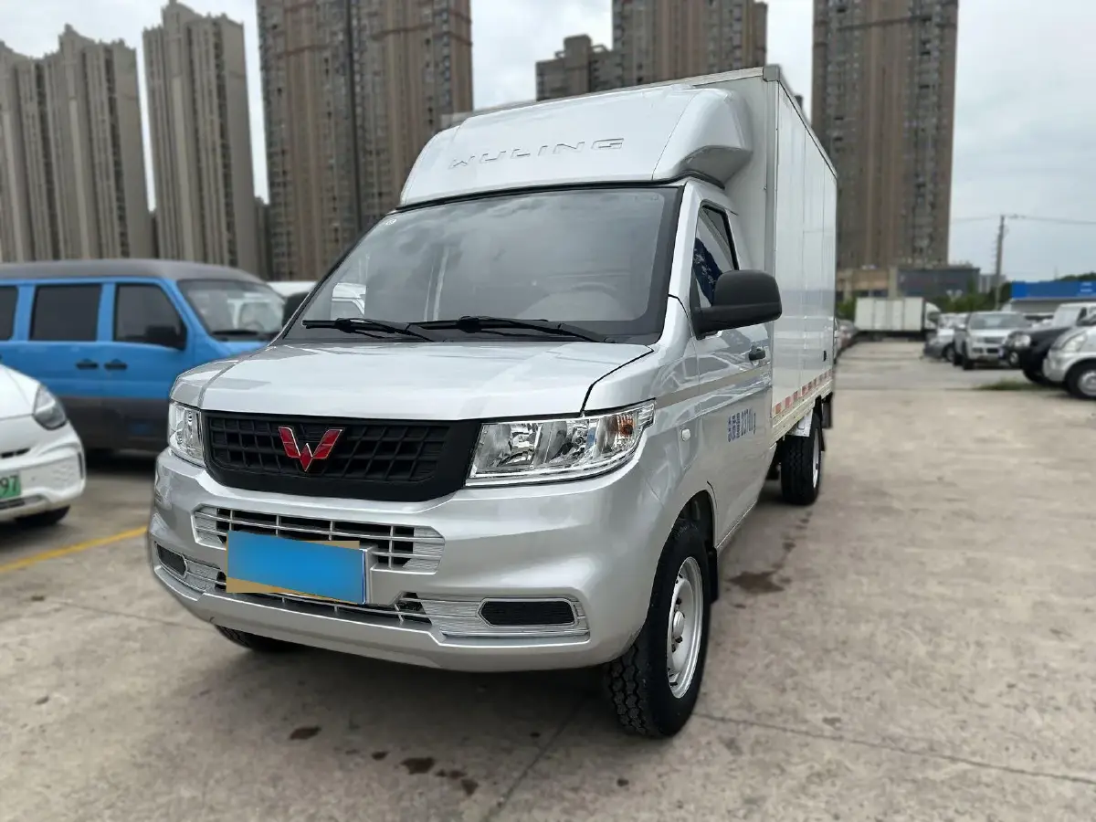 2021 WuLing RongGuang New Truck Special 1.8L 125HP L4 5MT