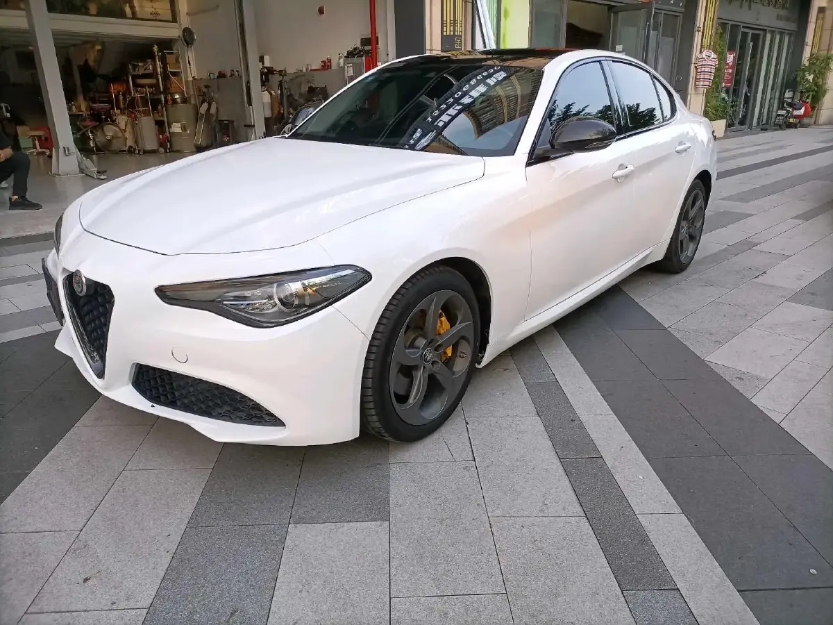2020 Alfa Romeo Giulia 2.0T 280HP L4 8AT