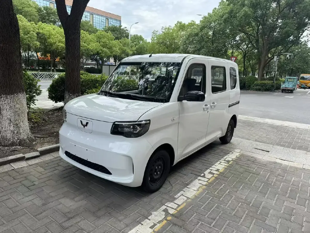 2025 WuLing ZhiGuang BEV 17.7KWH