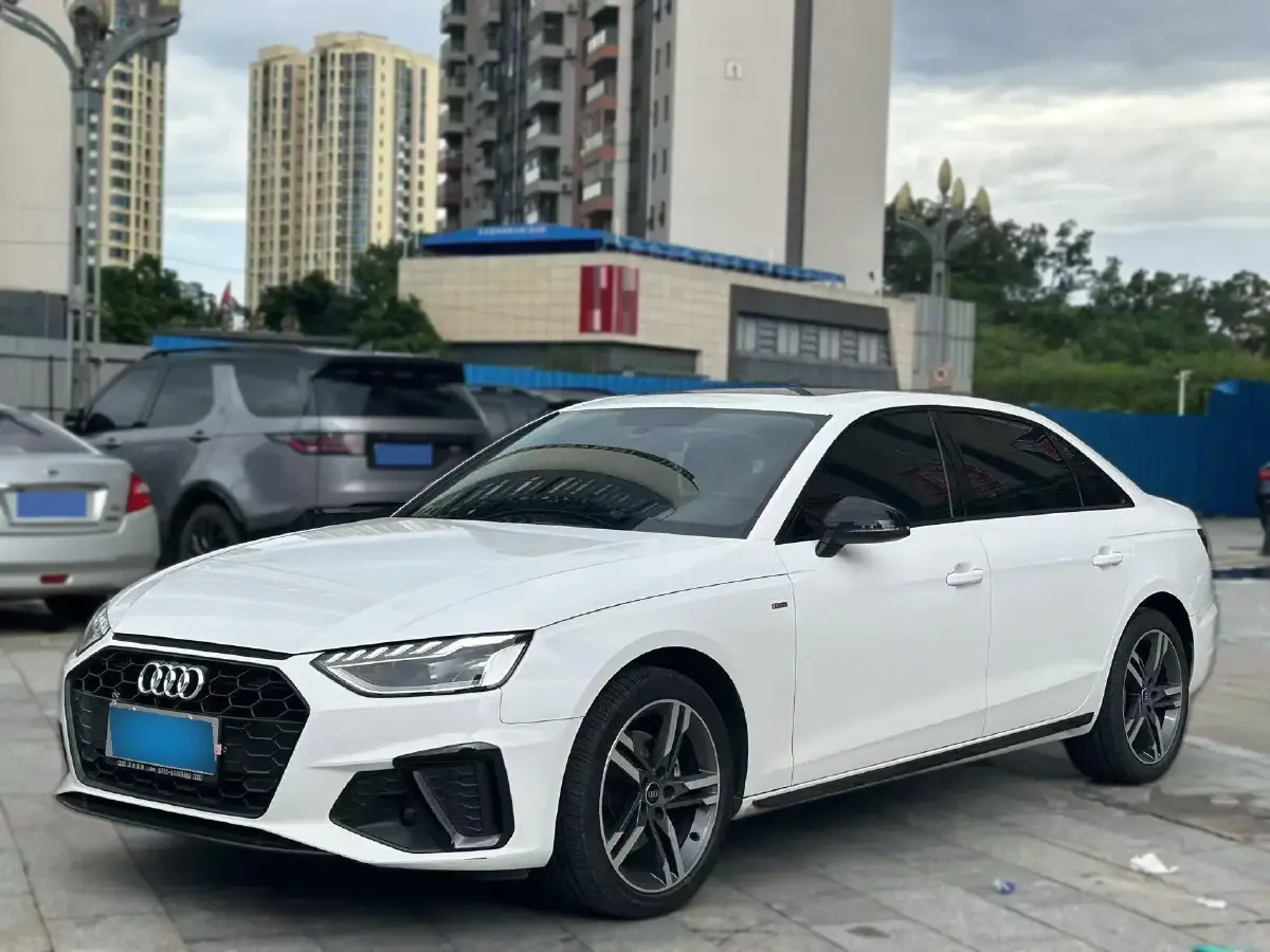 2022 Audi A4L 2.0T 190HP L4 7DCT
