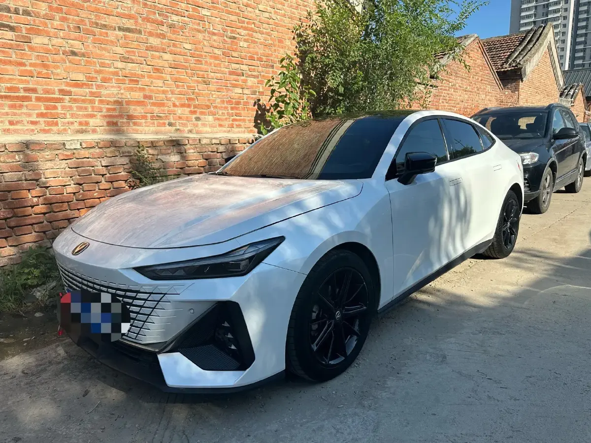 2023 ChangAn UNI-V 1.5T 188HP L4 7DCT