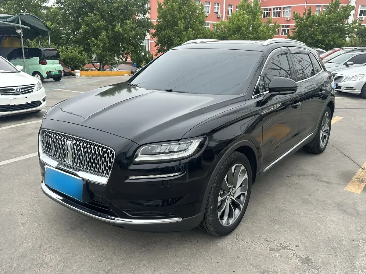 2021 Lincoln Nautilus 2.0T 245HP L4 8AT
