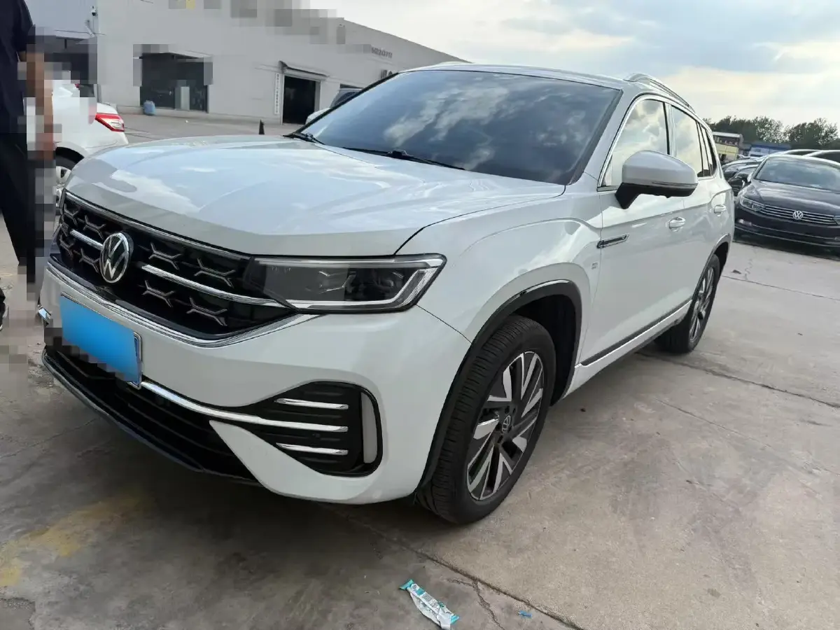 2023 Volkswagen Tayron 2.0T 186HP L4 7DCT