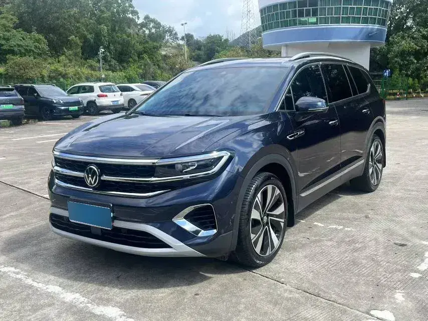 2023 Volkswagen Talagon 2.0T 220HP L4 7DCT