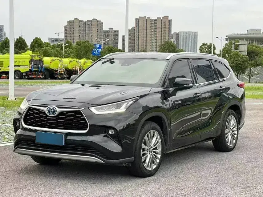 2023 Toyota Highlander 2.5L 189HP L4 E-CVT Hybrid