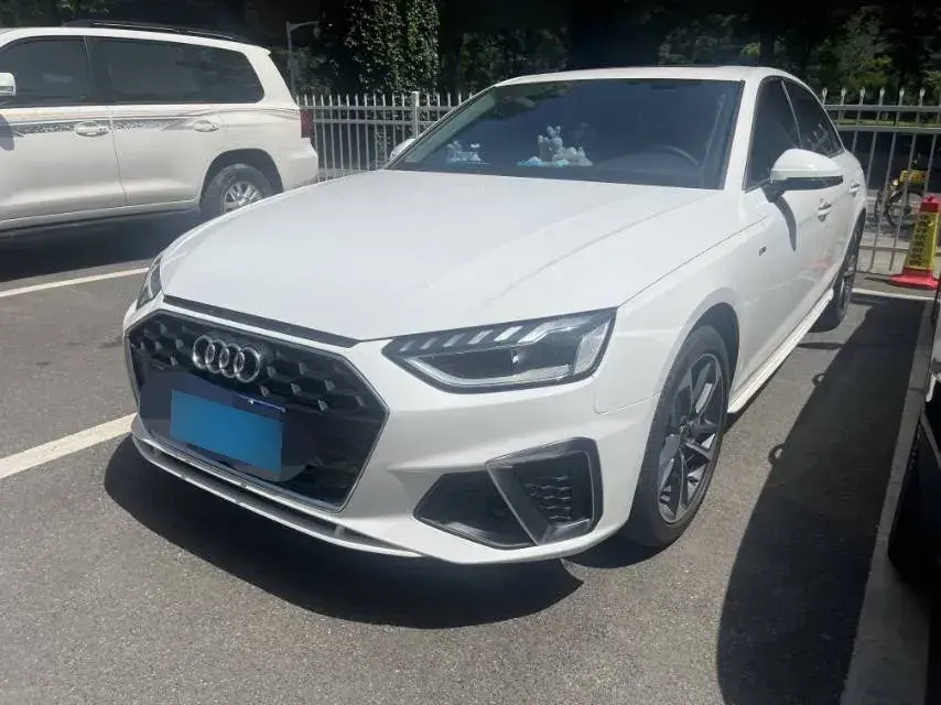 2024 Audi A4L 2.0T 190HP L4 7DCT