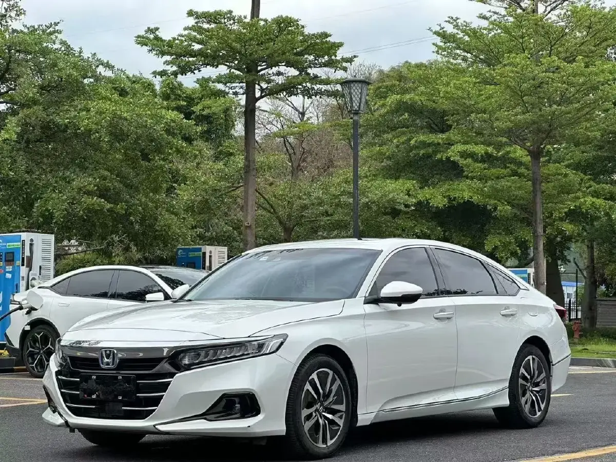 2022 Honda Accord 2.0L 146HP L4 E-CVT Hybrid