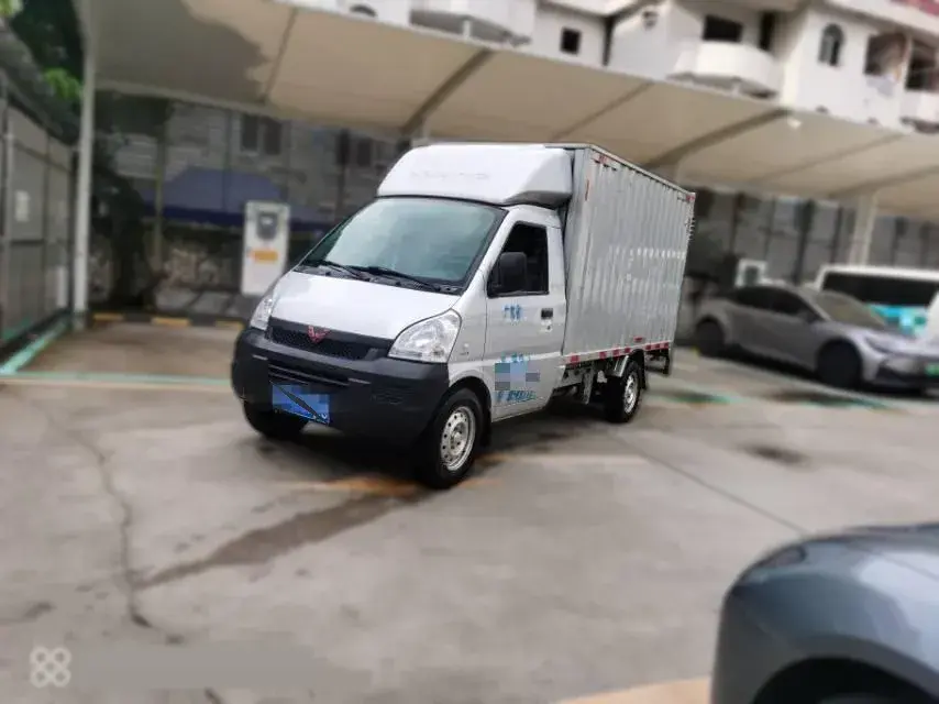 2023 WuLing RongGuang New Truck 1.5L 102HP L4 5MT