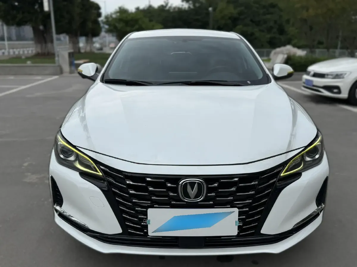 2022 ChangAn Raeton CC 1.5T 188HP L4 7DCT,autocango,china used car exporter,china ev exporter,chinese used car exporter,chinese used ev exporter