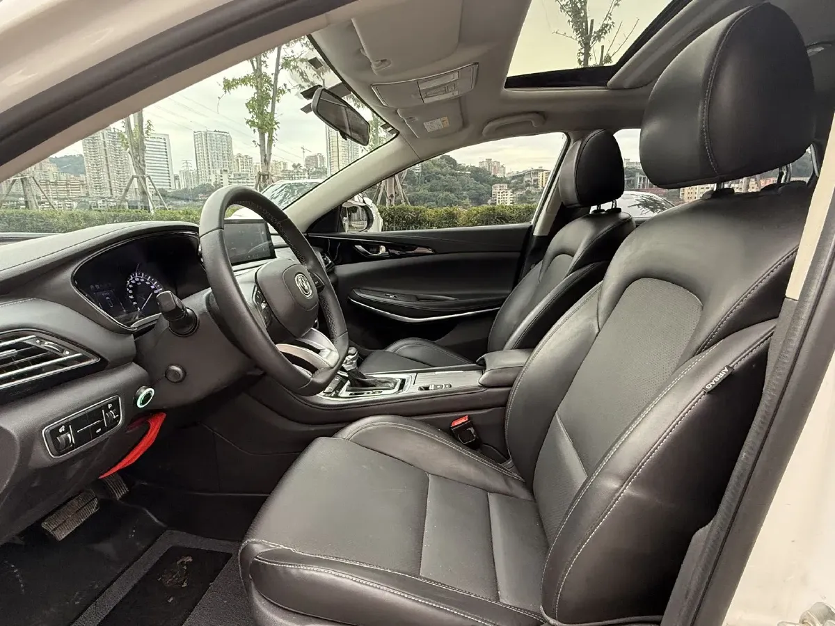 2022 ChangAn Raeton CC 1.5T 188HP L4 7DCT,autocango,china used car exporter,china ev exporter,chinese used car exporter,chinese used ev exporter