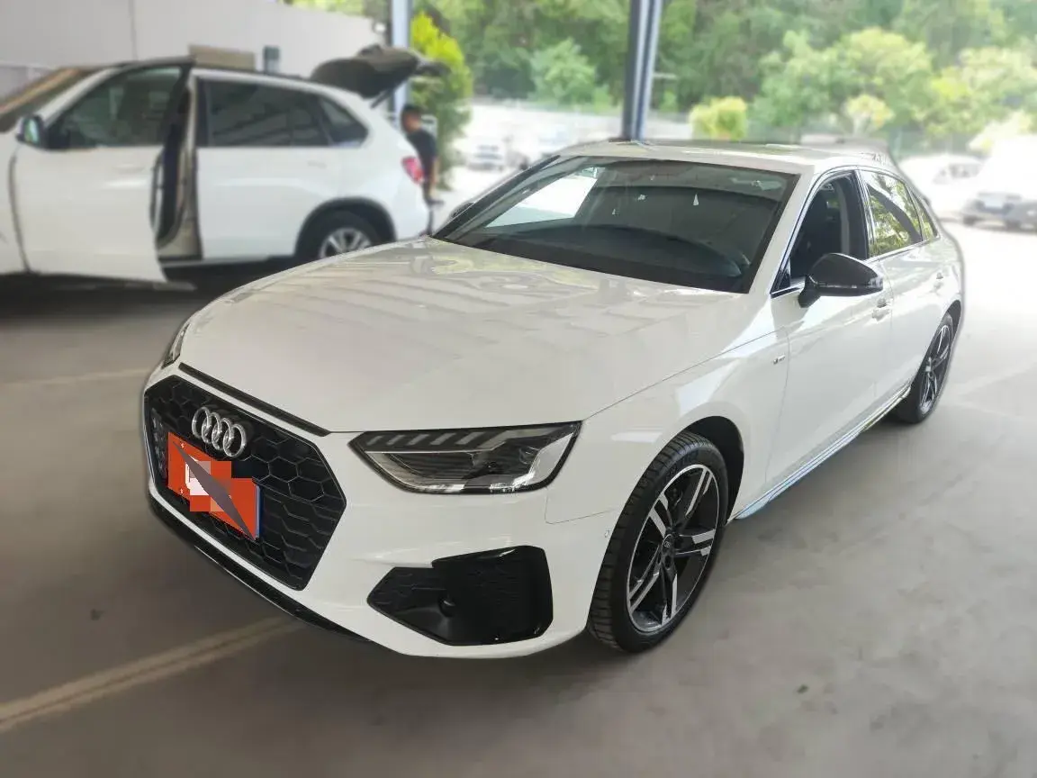 2022 Audi A4L 2.0T 190HP L4 7DCT