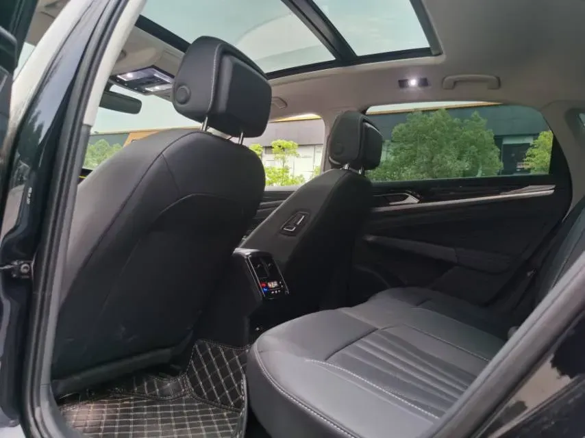 2025 Volkswagen Passat 2.0T 220HP L4 7DCT,autocango,china used car exporter,china ev exporter,chinese used car exporter,chinese used ev exporter