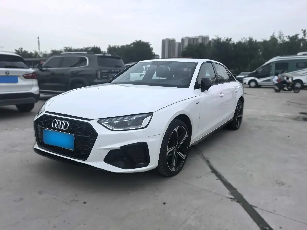 2024 Audi A4L 2.0T 190HP L4 7DCT