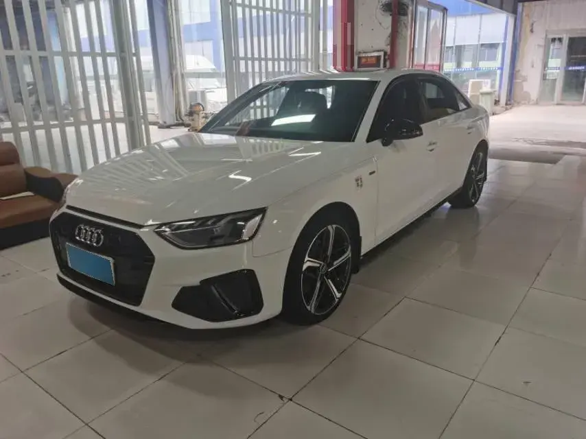 2023 Audi A4L 2.0T 190HP L4 7DCT