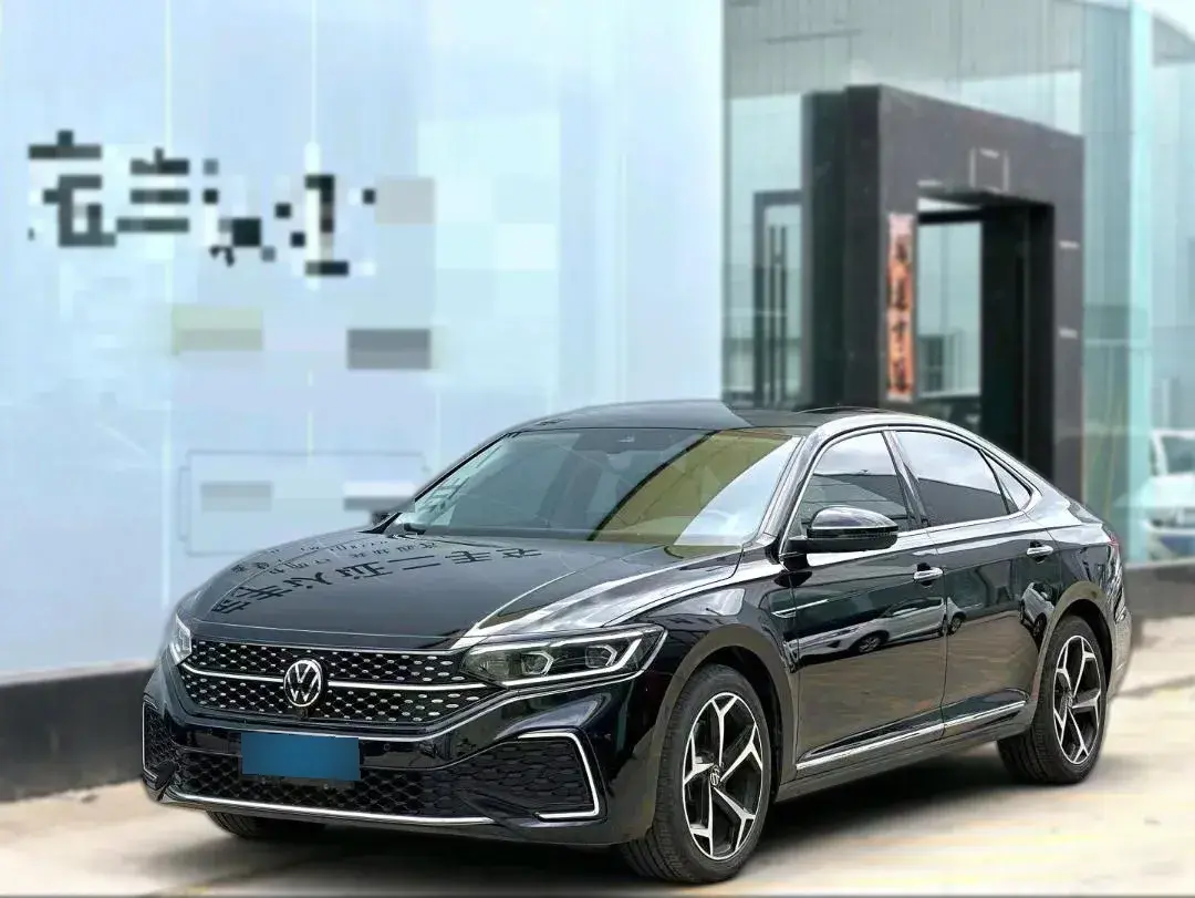 2023 Volkswagen Passat 2.0T 186HP L4 7DCT