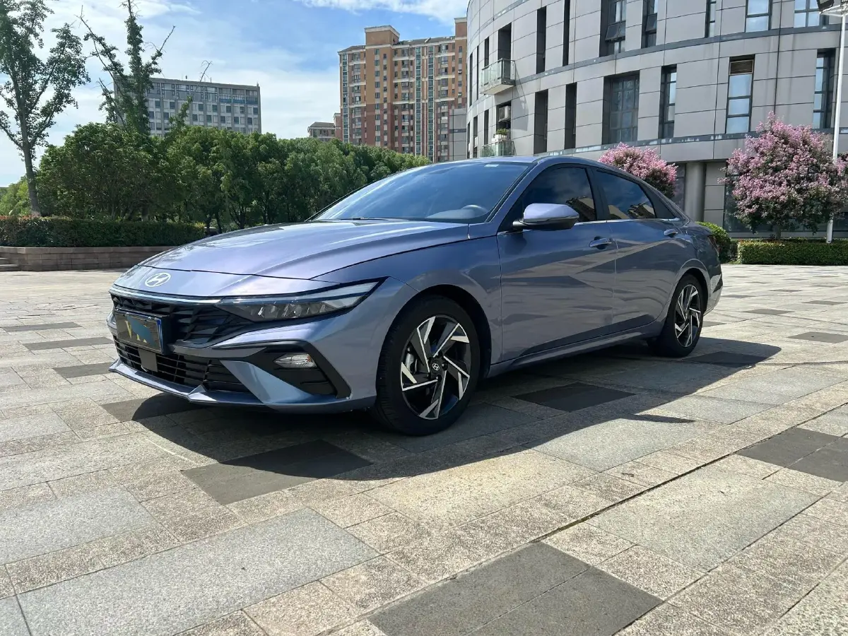 2023 Hyundai Elantra 1.5L 115HP L4 CVT
