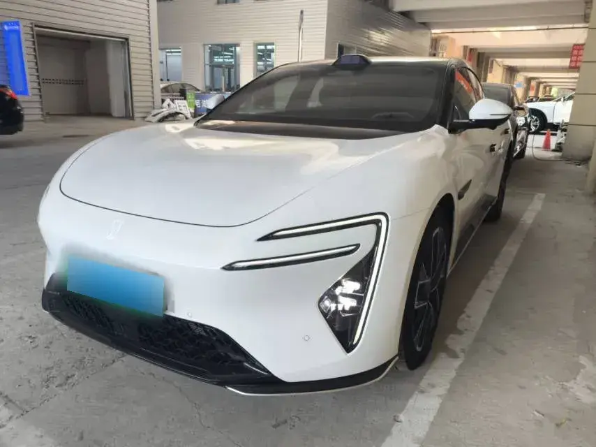 2025 Avatr 06 REEV 156HP REEV