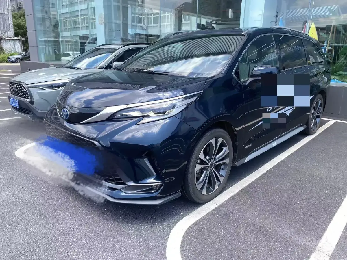 2023 Toyota Sienna 2.5L 189HP L4 E-CVT Hybrid