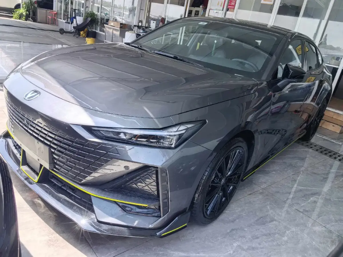 2022 ChangAn UNI-V 1.5T 188HP L4 7DCT