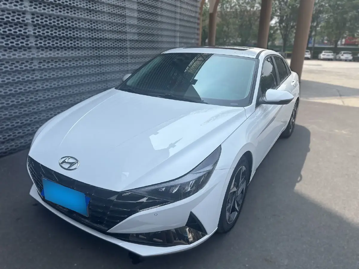 2022 Hyundai Elantra 1.5L 115HP L4 CVT