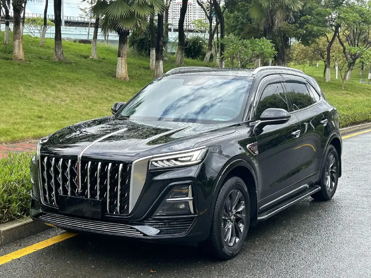 2023 HongQi HS5 2.0T 252HP L4 8AT
