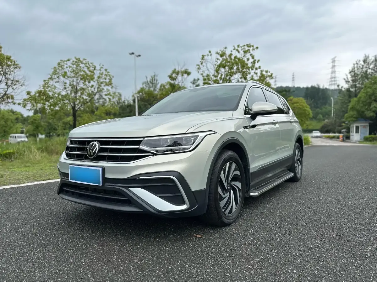 2022 Volkswagen Tiguan L 2.0T 186HP L4 7DCT