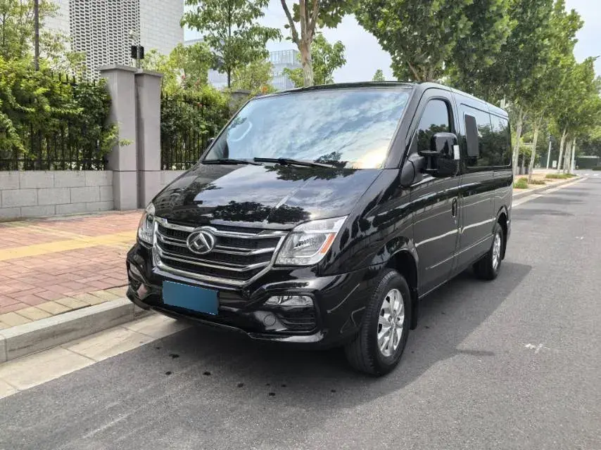 2023 MAXUS XinTu V80 2.0T 139HP L4 6AMT